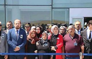 Sivas şehidini karşıladı