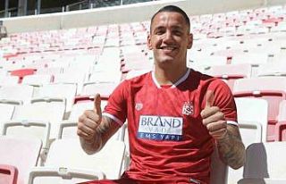Sivasspor, Rey Manaj’ı renklerine bağladı