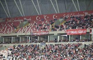 Sivassporlu taraftarlar Antalyaspor maçına ilgi...