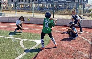 Softbol Türkiye Birinciliği müsabakaları sona...