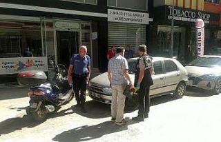 Sokak ortasında bıçaklandı