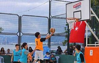 Şölen havasında geçen Sokak Basketbolu Turnuvası...