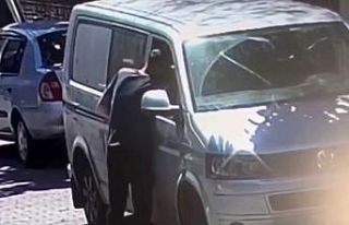 Sultangazi’de 2 ayrı telefon hırsızlığı kamerada