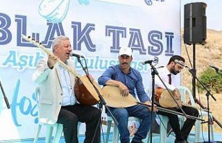 Sümmani Ocağında Ablak Taşı Âşıklar Buluştu