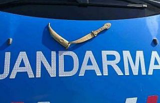Şüphe üzerine durdurulan araçtan hançer ele geçirildi