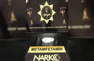 Şüpheli araçtan uyuşturucu çıktı