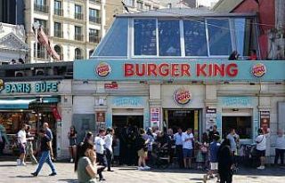 Taksim’de Burger King çalışanlarından cüzdanını...