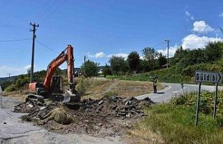 "Tapulu yerim" dedi, kepçeyle yolu kapattı