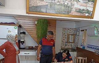 Tarihi Çarşı esnaflarına yangın tedbiri denetimi