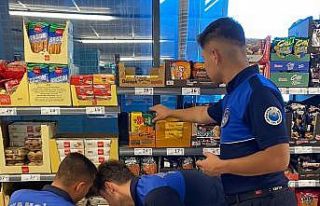 Tarihi geçmiş gıda ürünlerinin tespit edildiği...