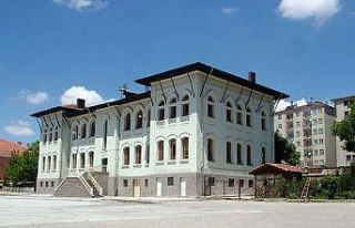 Tarihi mektep halka açılacak