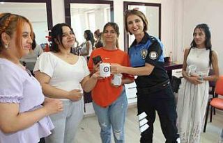 TDP’li polisler kursların sonunda da vatandaşları...