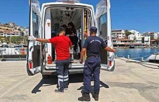 Teknede rahatsızlanan vatandaş Sahil Güvenlik karaya...