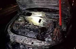 TEM’de yanan otomobil küle döndü