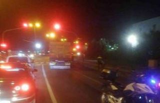 Tırın dorsesi ayrıldı, yere yağ döküldü