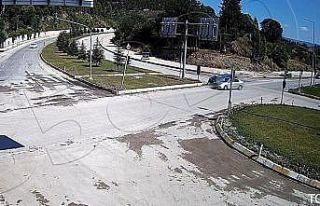Tokat’ta döner kavşaktaki trafik kazaları kameralara...