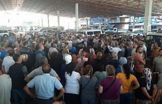 Torbalı’da grev kararı alan pazarcılar tezgah...