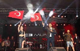 Toroslar’da Zafer Bayramı düzenlenen konserlerle...