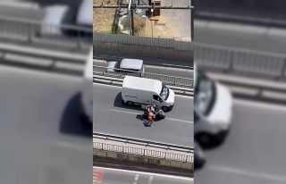 Trafik magandası tır sürücüsü kamerada: Motosikleti...