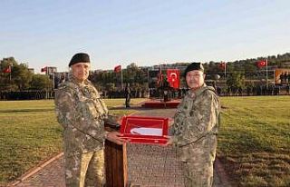 Tugay Komutanlığında devir teslim töreni