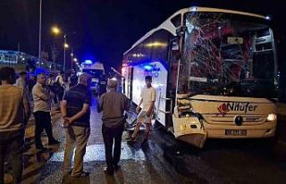 Turgutlu’da yolcu otobüsü TIR’a arkadan çarptı:...