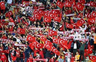 Türkiye - Ermenistan maçının biletleri satışa...