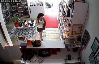 Tütüncüde gözüne kestirdiklerini tek tek çaldı