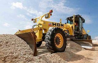 Uşak Belediyesi yol çalışmalarına devam ediyor