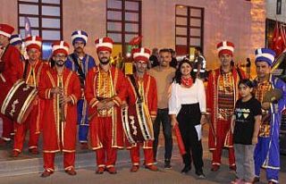 Uşak’ta Zafer Bayramı coşkusu fener alayı ile...