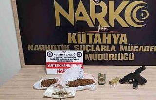 Üzerinde uyuşturucu ve silah bulunan otobüs yolcusu...