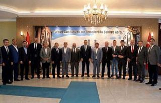 Vali Çiftçi’ye ziyaretçi akını