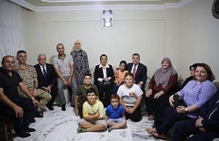 Vali Eldivan şehit ailesini ziyaret etti