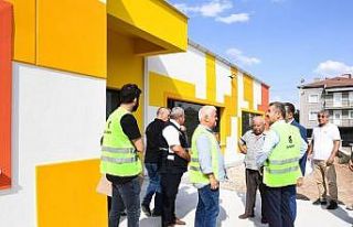 Vali Ergün yapımı devam eden okullarda incelemelerde...