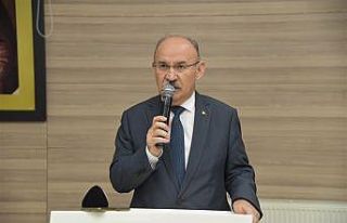 Vali Karadeniz onuruna veda yemeği verildi