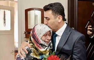 Vali Şefik Aygöl şehit ailelerinin hayır duasını...