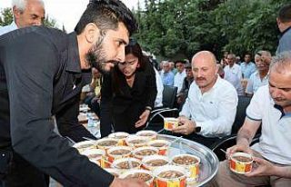 Vali Varol aşure etkinliğine katıldı