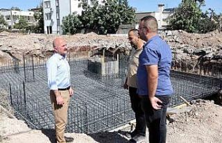 Vali Varol, yeni yapılan evlerin temellerinde incelemeler...