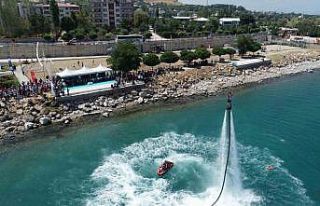 Van Gölü’nde renkli görüntüler: flyboard ile...