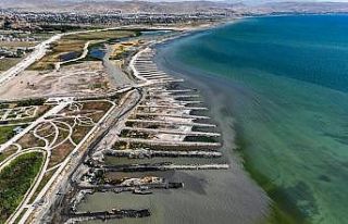 Van Gölü’nden 1 milyon 200 bin metreküp dip çamuru...