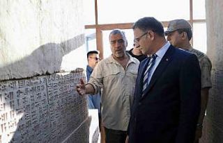 Van Valisi Balcı, Ayanıs Kalesi’ndeki kazıları...