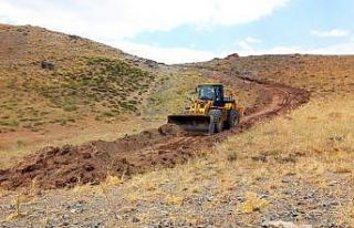 Van’da yol çalışmaları devam ediyor