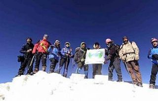 Vanlı dağcılar 11 günde 3 şehirde 3 zirve yaptı