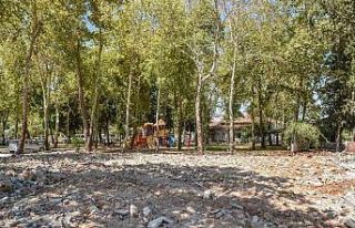 Varsak’a millet kıraathaneli meydan