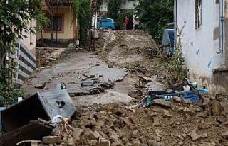 Yahyalı’da sel sonrası yaralar sarılıyor