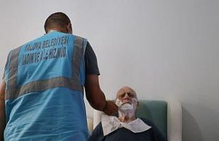 Yalova Belediyesi’nin kuaför hizmeti devam ediyor