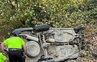 Yan yatan otomobilden 5 kişi sağ çıktı