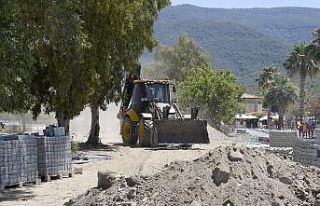 Yeni parklar Kuşadası’na nefes olmaya devam ediyor
