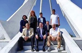 Yücel Yılmaz’dan "Son Kurşun Anıtı"...