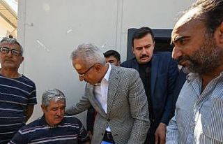 Yük trenleri deprem bölgelerine yardım taşımaya...