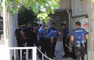 Yüksek lisans öğrencisi evinde ölü bulundu